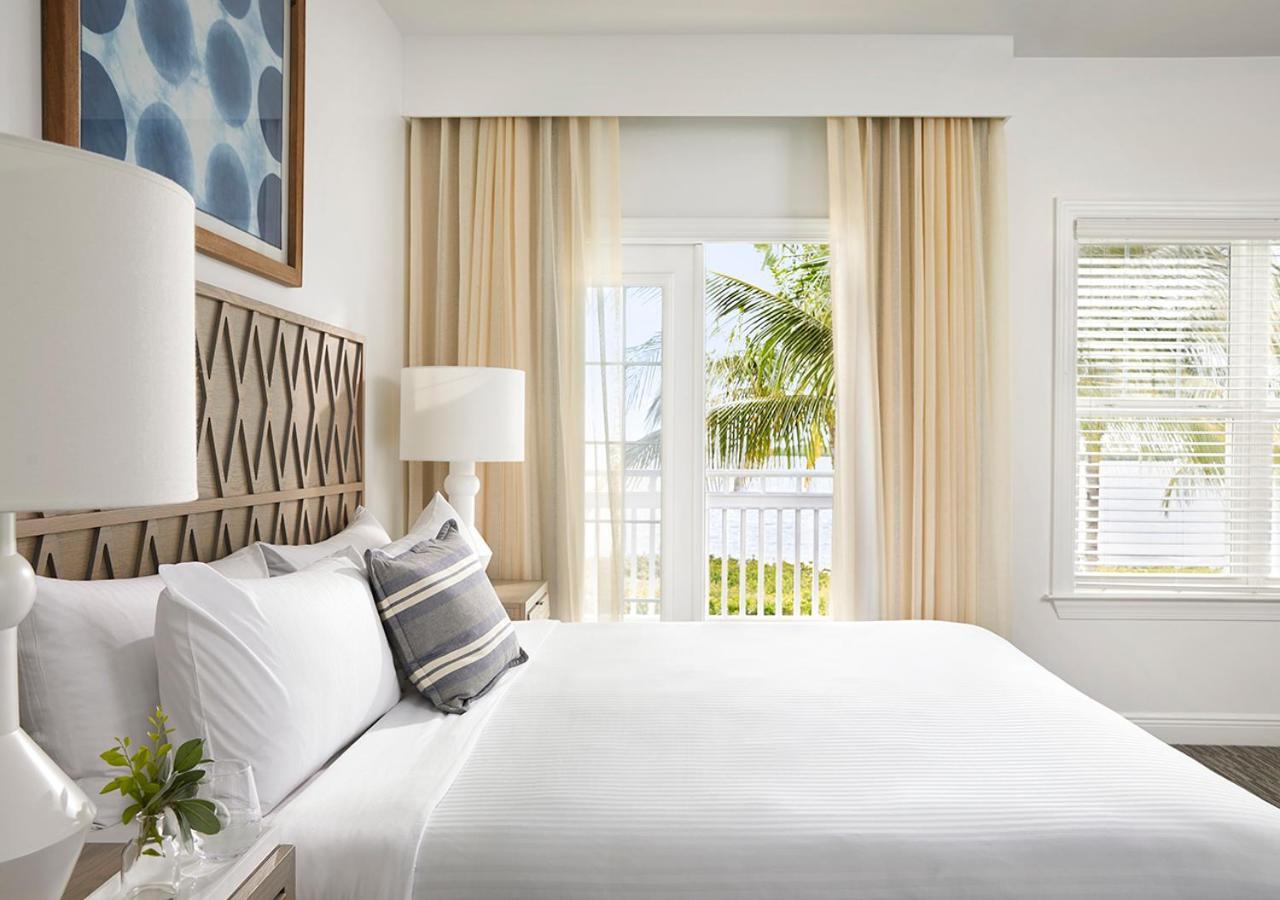 One-Bedroom Suite with Partial Water View,830844848:JPEG